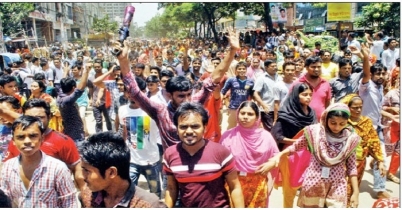 আন্দোলনে মিরপুরের গার্মেন্টস শ্রমিকরা