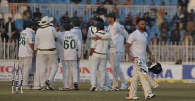 দিন শেষে প্রথম ইনিংসে বাংলাদেশের সংগ্রহ ২৩৩